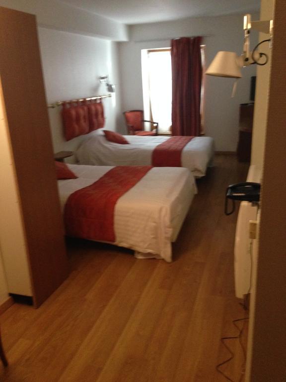 Le Saint Michel Hotel Sedan Kültér fotó