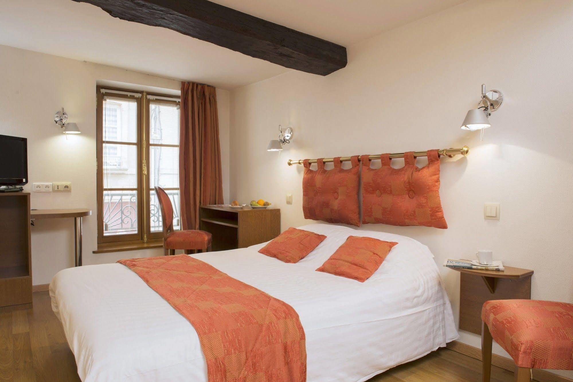 Le Saint Michel Hotel Sedan Kültér fotó